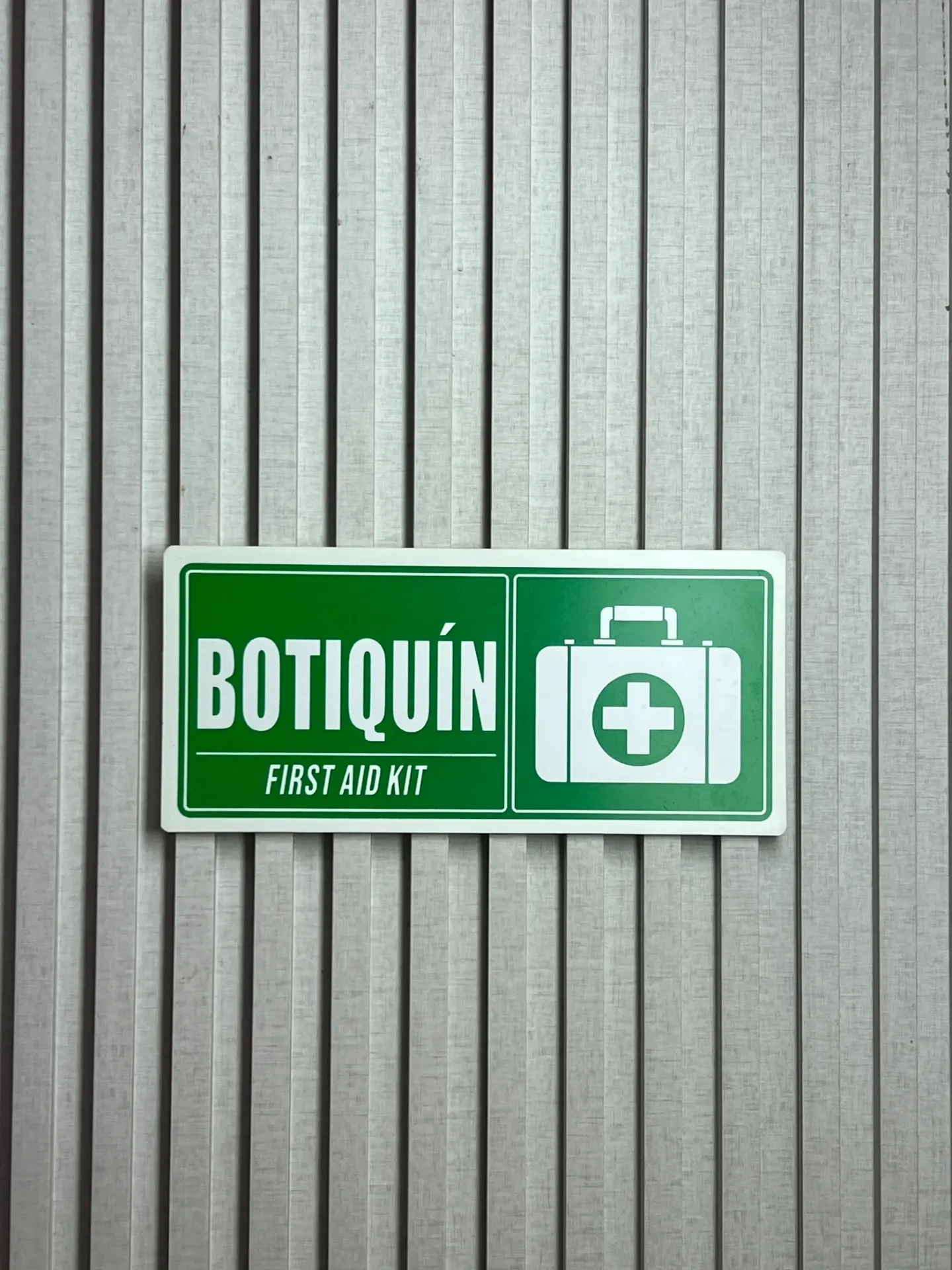 [SV11] SEÑALIZACION BOTIQUIN DE PRIMEROS AUXILIOS