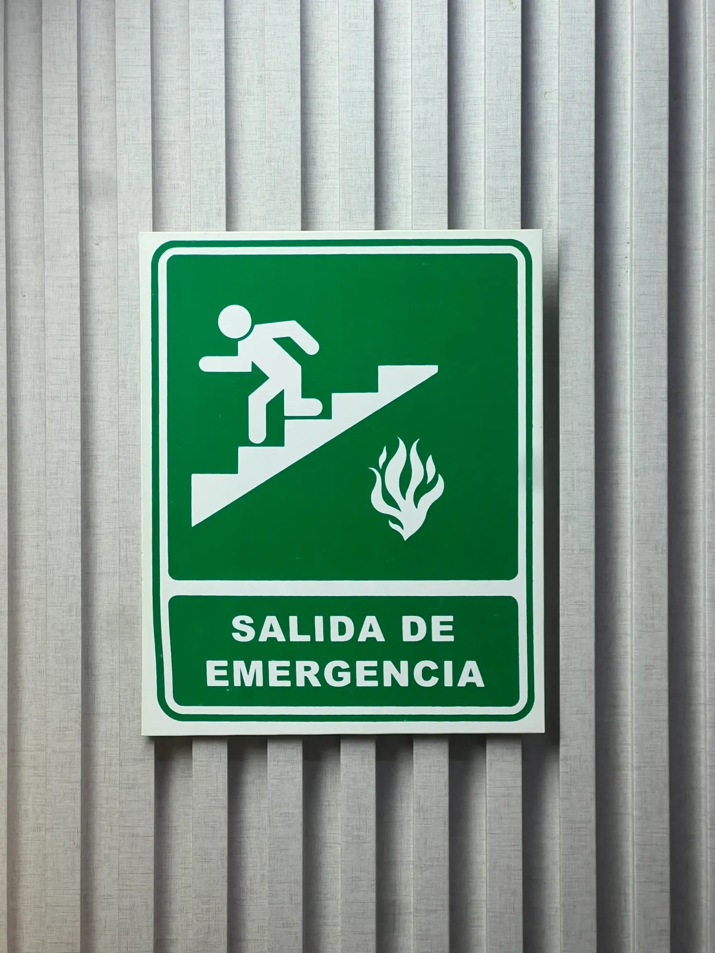 [SV23I] SEÑALIZACION SALIDA DE EMERGENCIA ESCALERA IZQUIERDA
